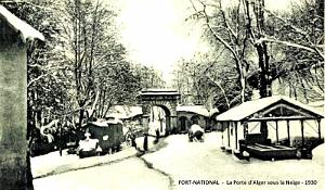 FORT-NATIONAL - PORTE D'ALGER - SOUS LA NEIGE - 1930